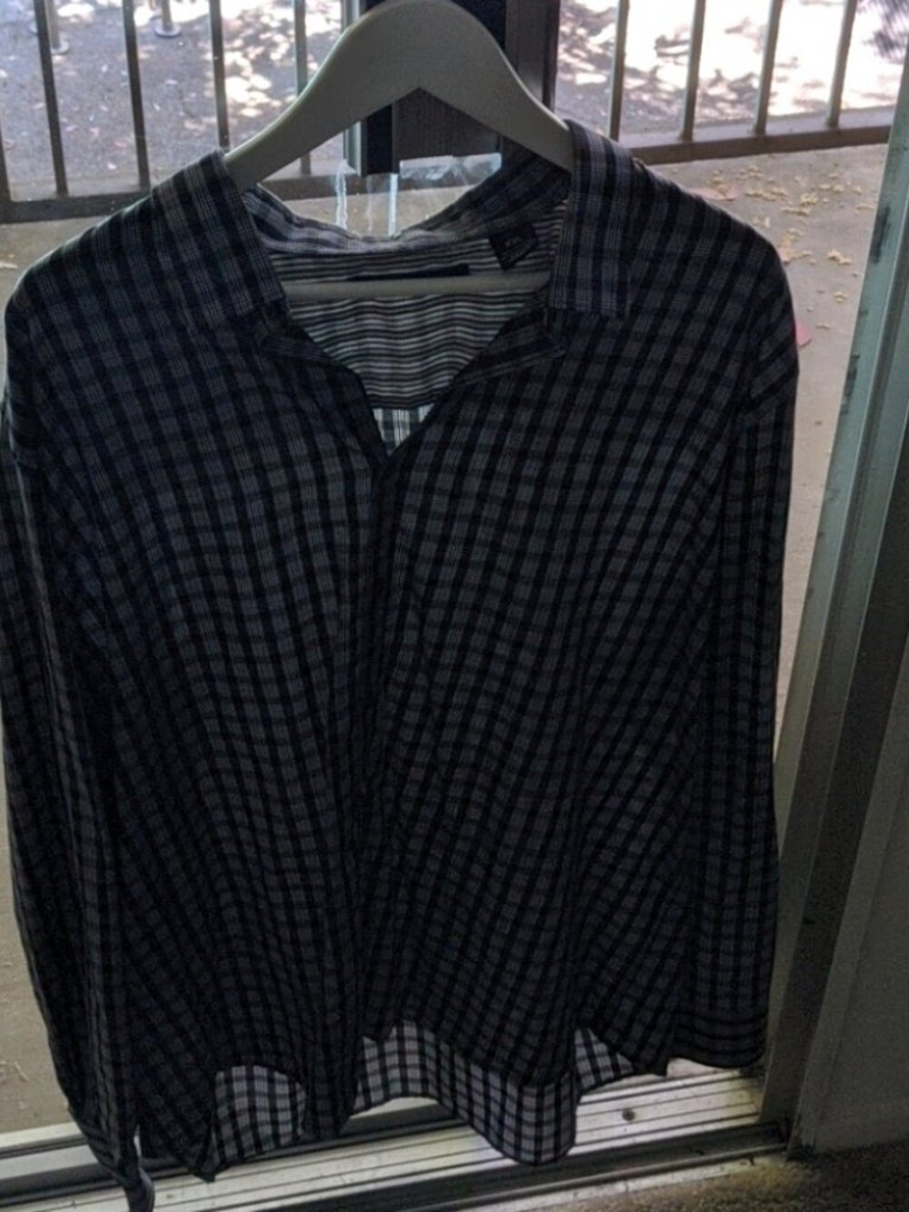 Axist collar shirt